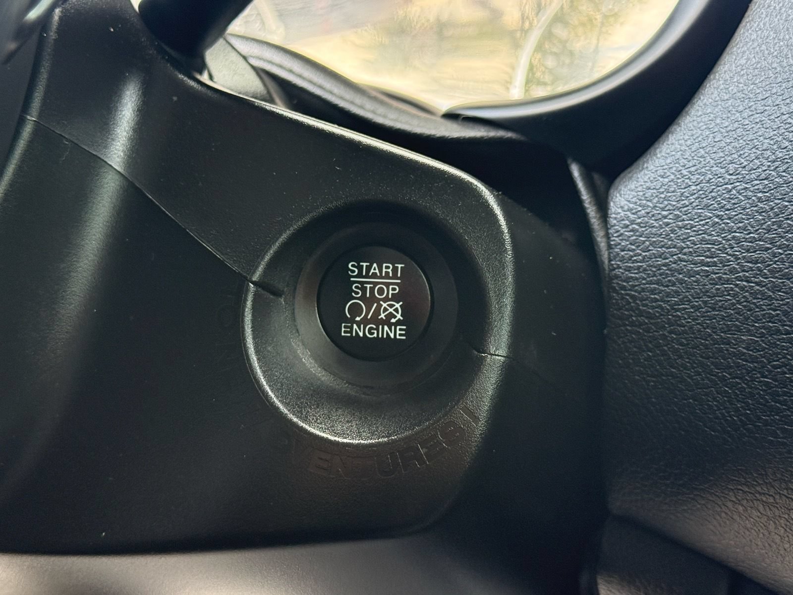 Used 2022 Jeep Renegade Latitude w/ Convenience Group AWD/4WD image 26