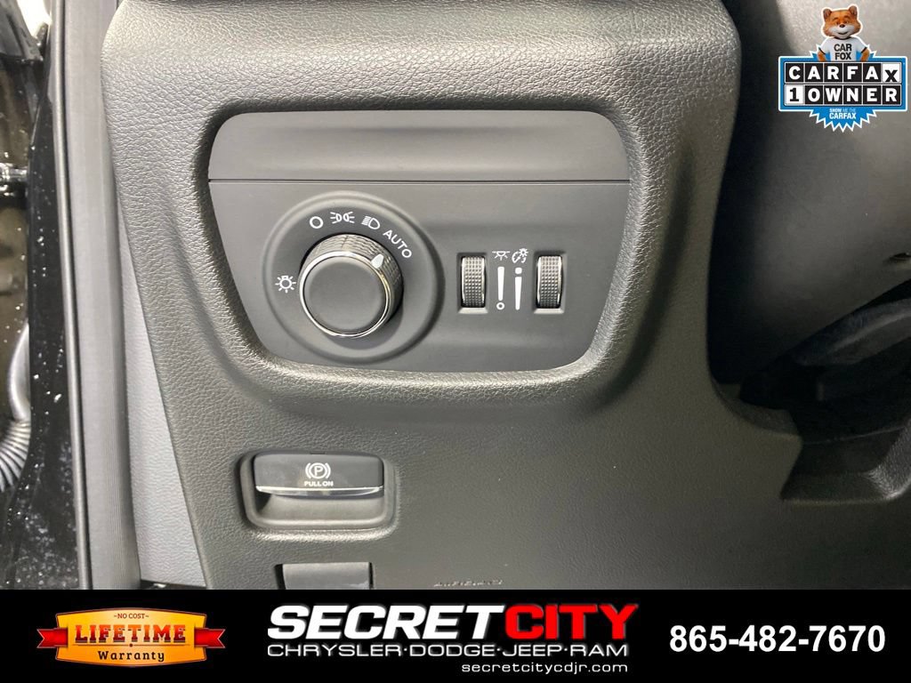 Used 2024 Jeep Grand Cherokee L Laredo AWD/4WD image 13