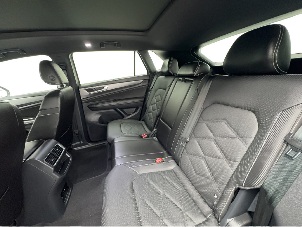 Used 2024 Volkswagen Atlas Cross Sport SE FWD image 26