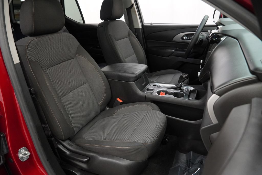 Used 2018 Chevrolet Traverse LT FWD image 36