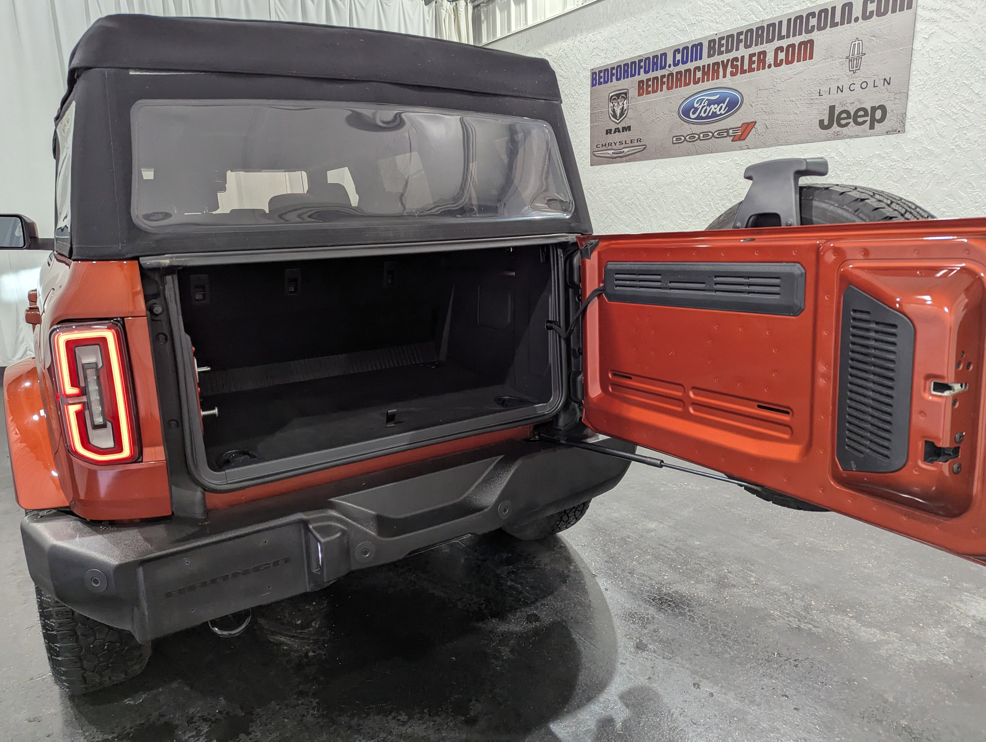 Used 2023 Ford Bronco Outer Banks AWD/4WD image 11