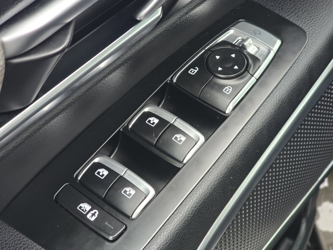 Used 2022 Kia Telluride SX w/ SX Prestige Package image 27