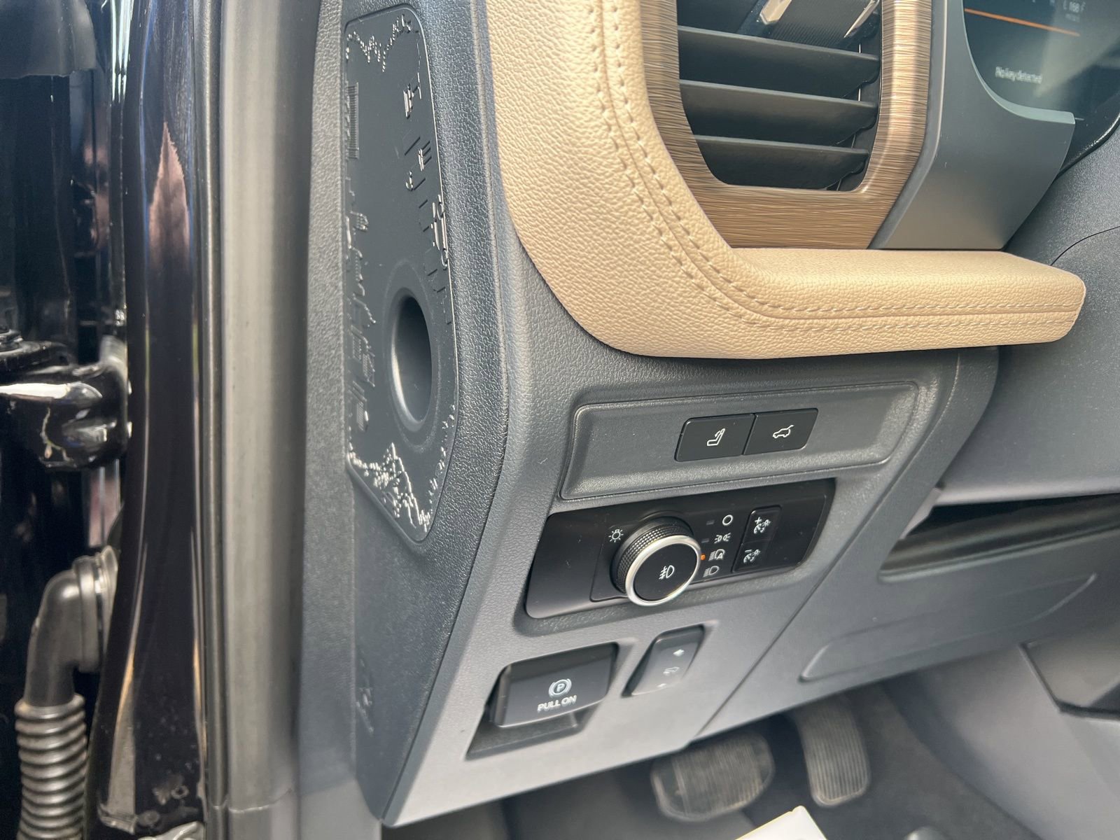 Used 2023 Ford Expedition Limited image 21