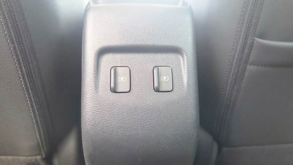 Used 2024 Nissan Kicks SR w/ SR Premium Package FWD image 27