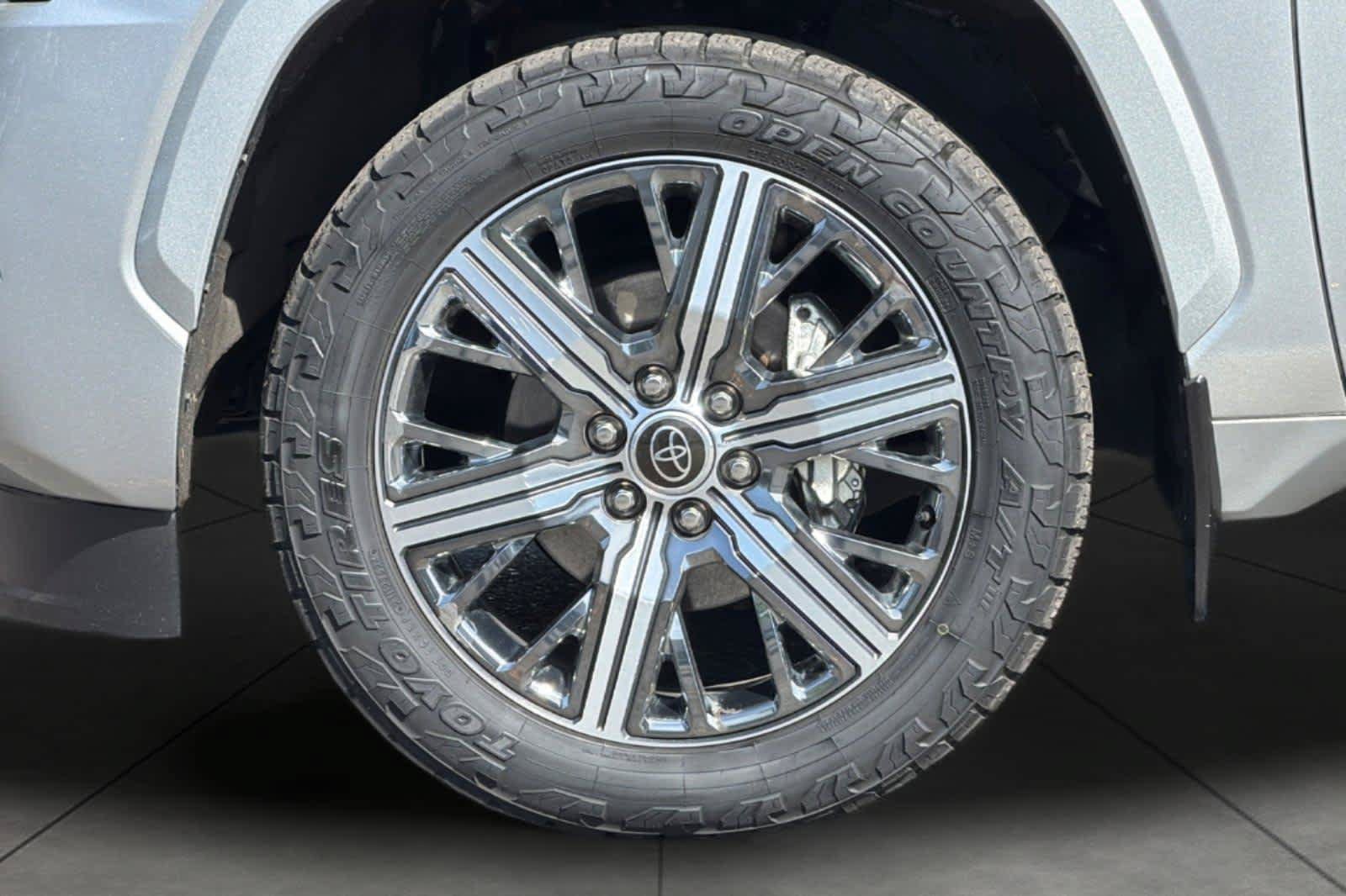 Used 2023 Toyota Sequoia Capstone AWD/4WD image 11