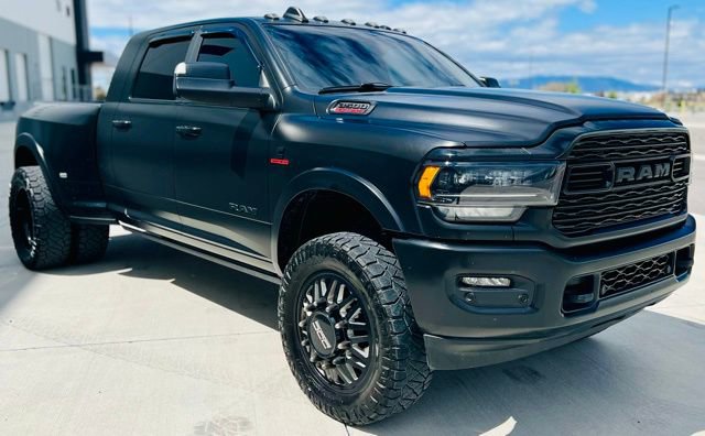 Used 2022 RAM 3500 Limited w/ Max Tow Package image 5