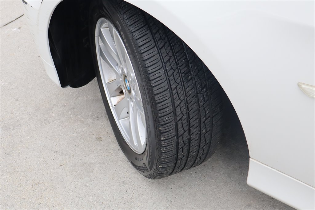 Used 2006 BMW 325i Sedan RWD image 10