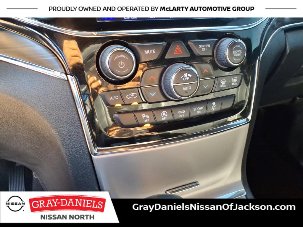 Used 2019 Jeep Grand Cherokee Limited w/ Luxury Group II AWD/4WD image 18
