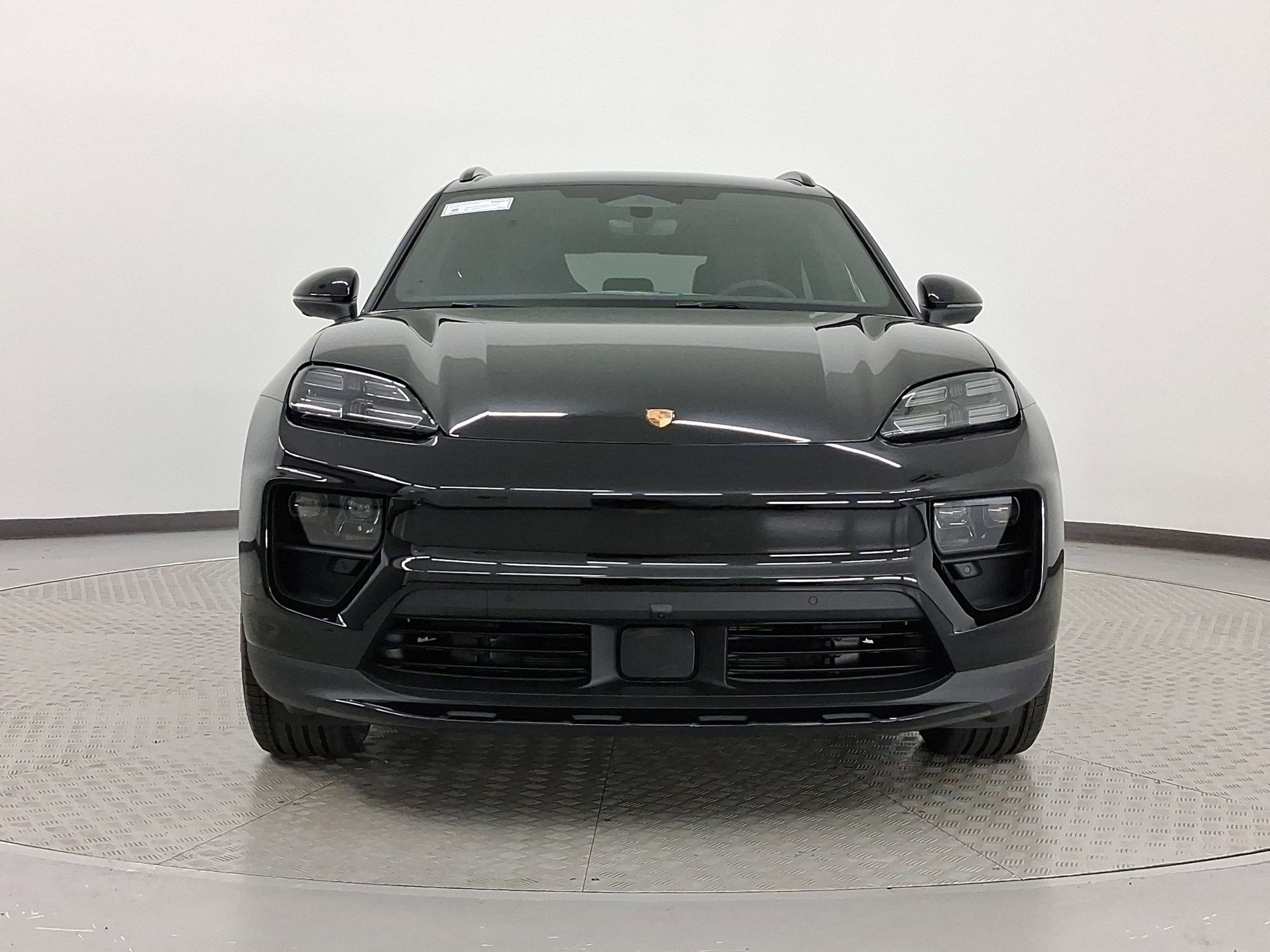 New 2025 Porsche Macan Electric image 6