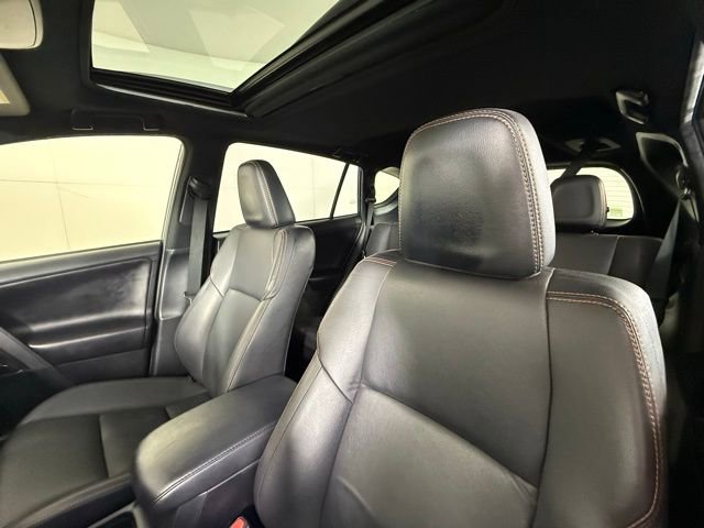 Used 2018 Toyota RAV4 SE w/ Power Extra Value Package AWD/4WD image 13