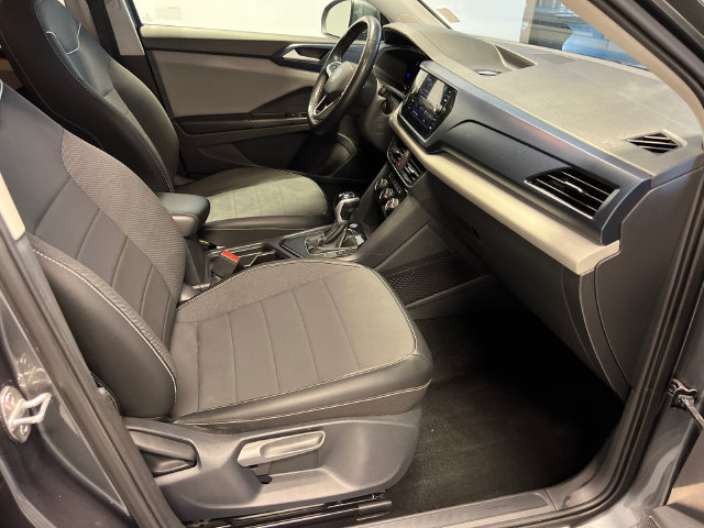 Used 2023 Volkswagen Taos SE FWD image 10