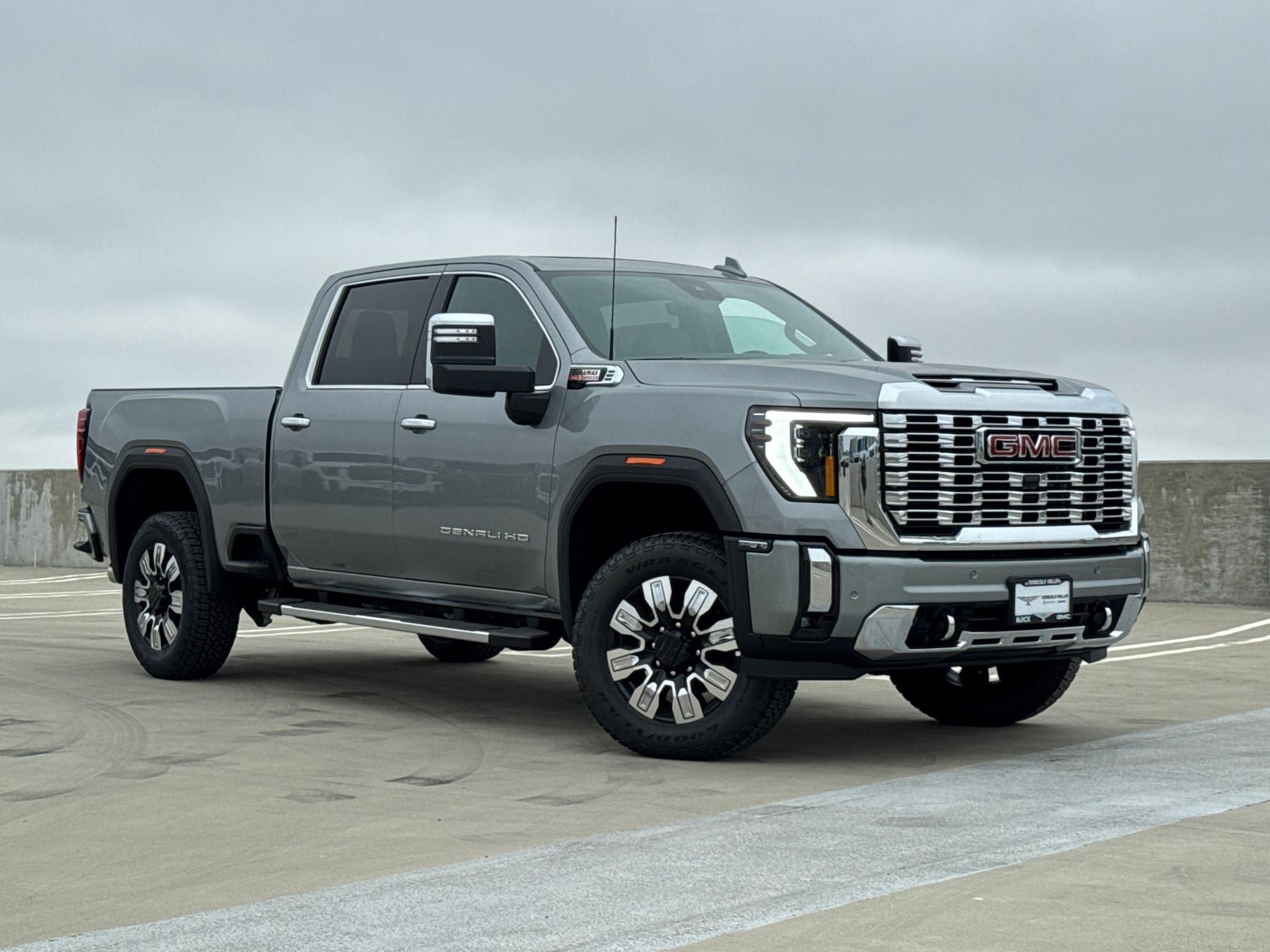 New 2026 GMC Sierra 2500 Denali w/ Denali Reserve Package AWD/4WD image 2