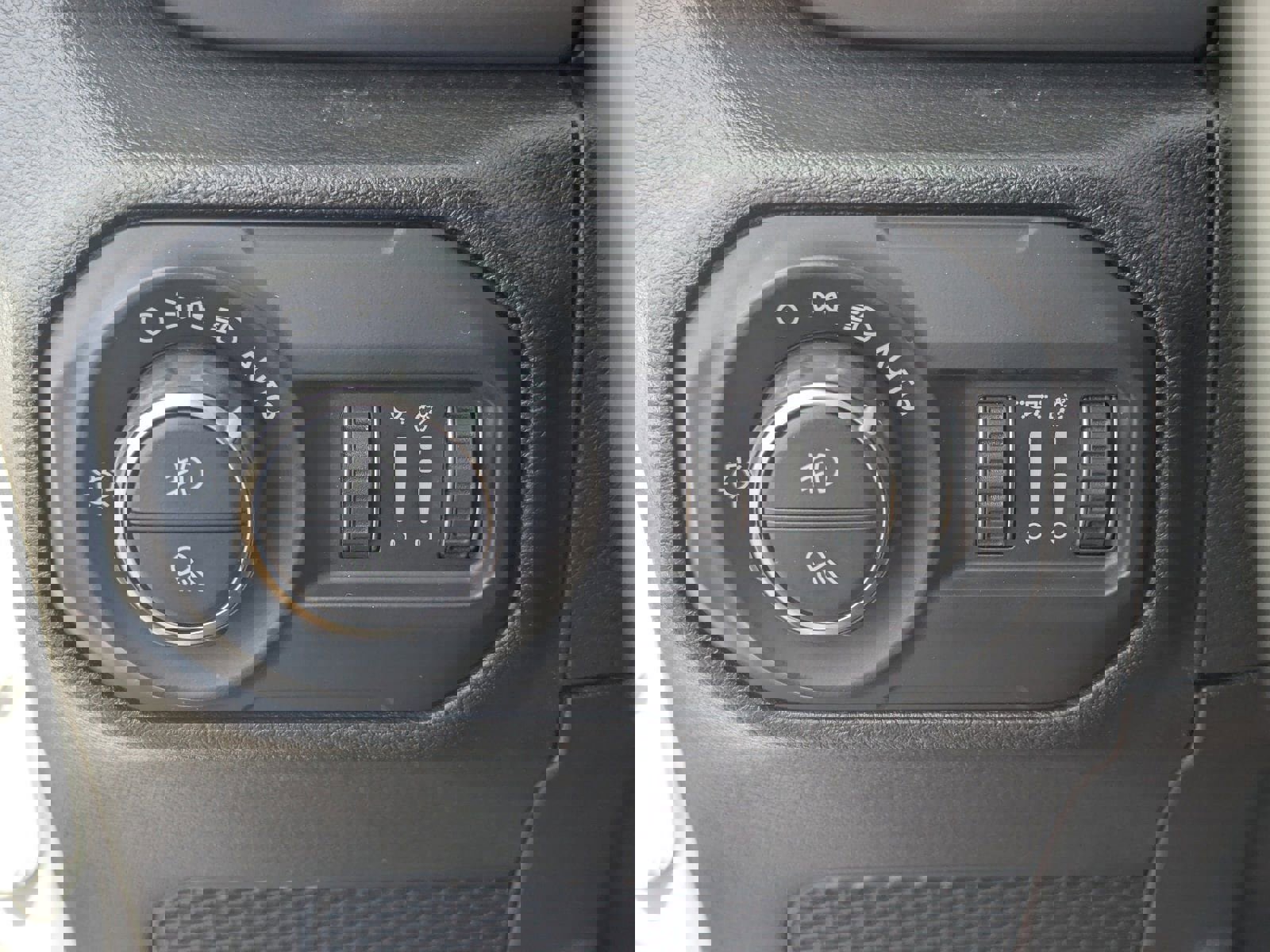 Used 2021 Jeep Gladiator Sport image 32