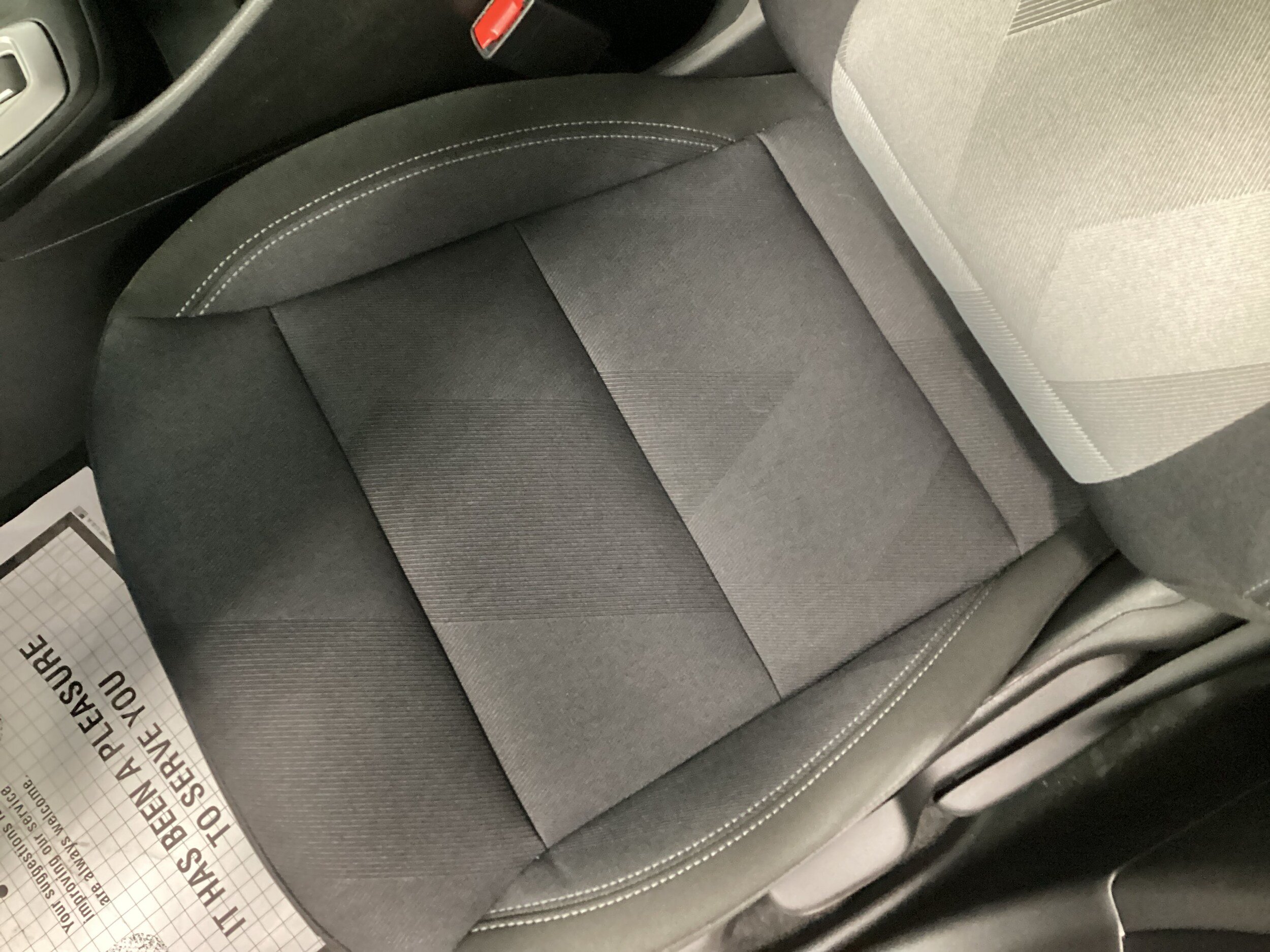 Used 2025 Chevrolet Trax RS FWD image 13