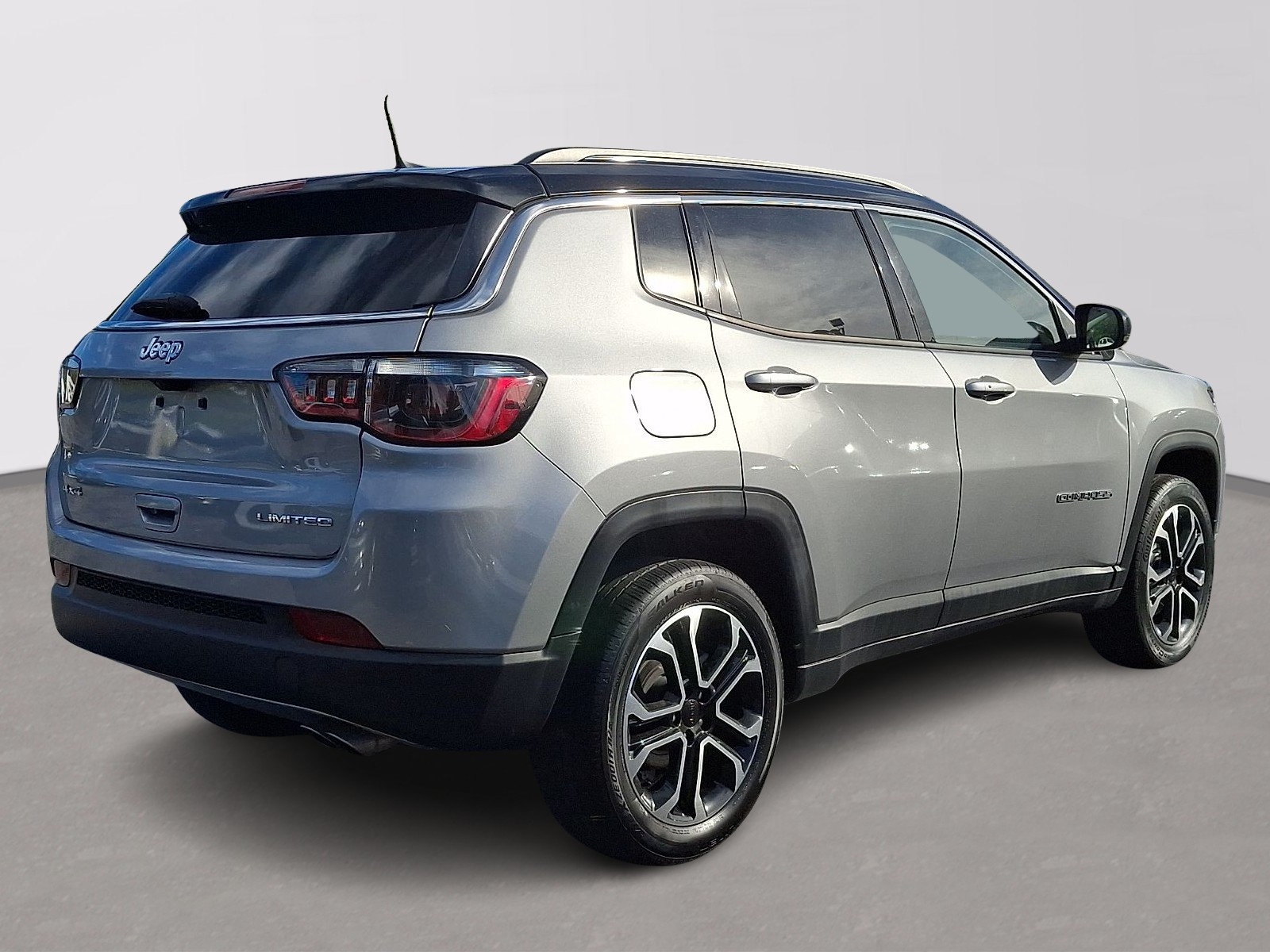 Used 2022 Jeep Compass Limited AWD/4WD image 6