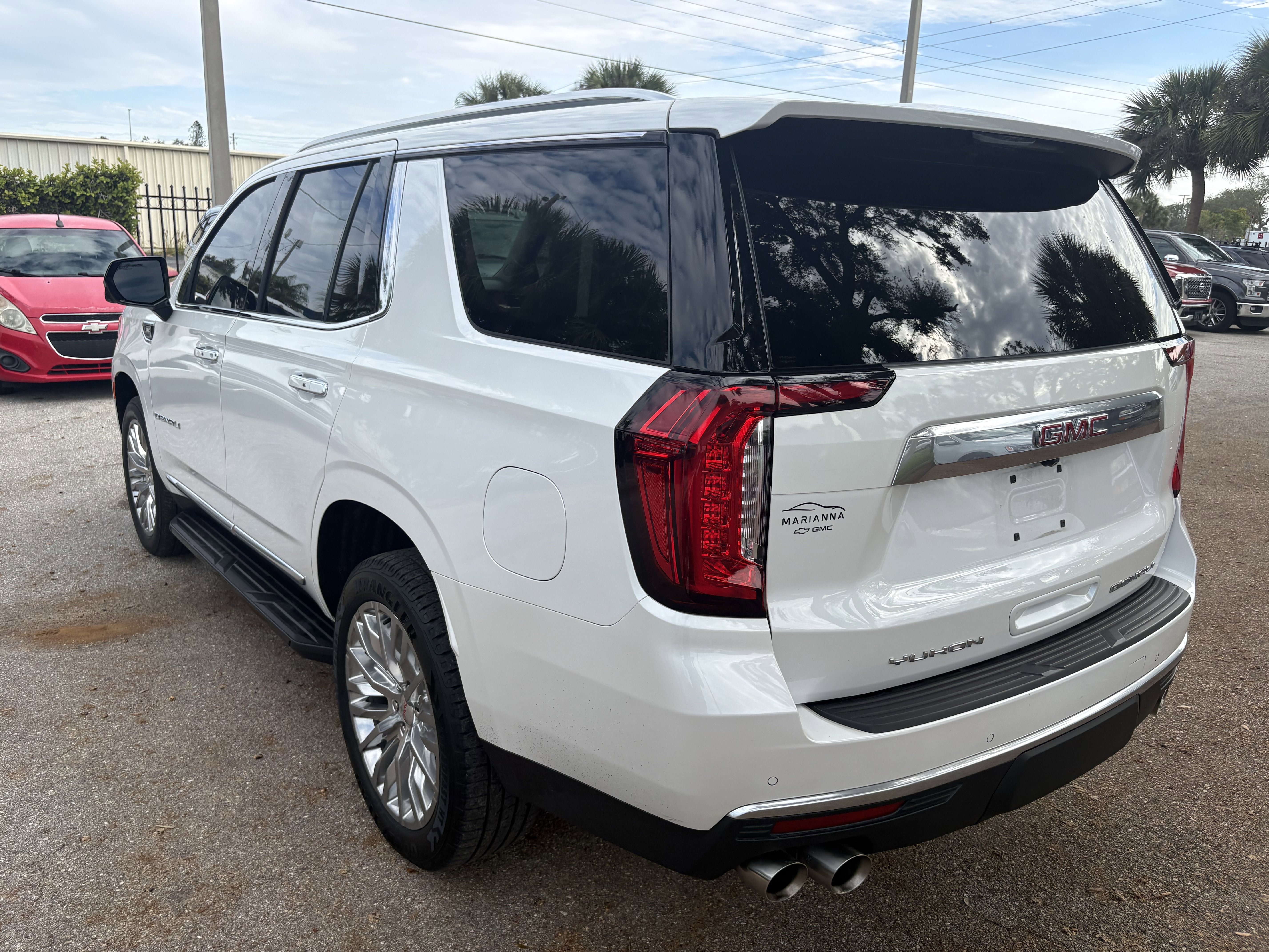 Used 2024 GMC Yukon Denali image 5