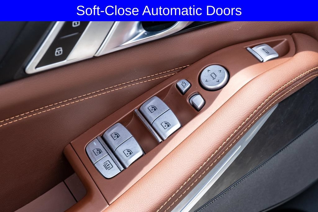 Used 2025 BMW X7 xDrive40i w/ M Sport Package AWD/4WD image 15
