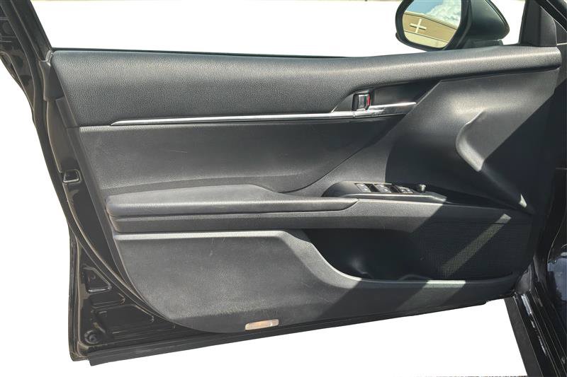 Used 2018 Toyota Camry LE FWD image 20