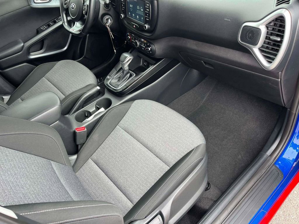 Used 2020 Kia Soul GT-Line FWD image 11