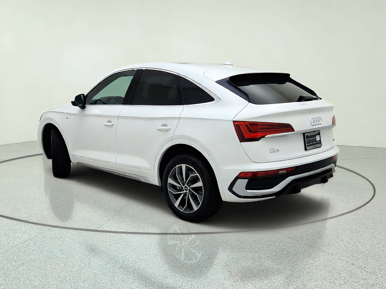 Used 2023 Audi Q5 2.0T Premium w/ Convenience Package AWD/4WD image 12