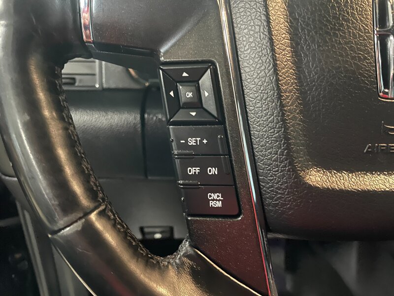 Used 2017 Lincoln Navigator L Select AWD/4WD image 11