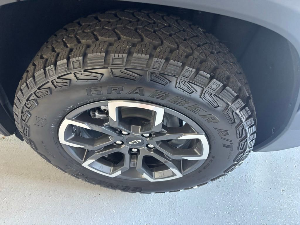 New 2026 Chevrolet Equinox ACTIV w/ Safety and Technology Package FWD image 6