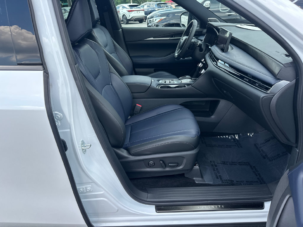 Certified 2026 INFINITI QX60 Sport w/ Dark Cargo Package AWD/4WD image 11