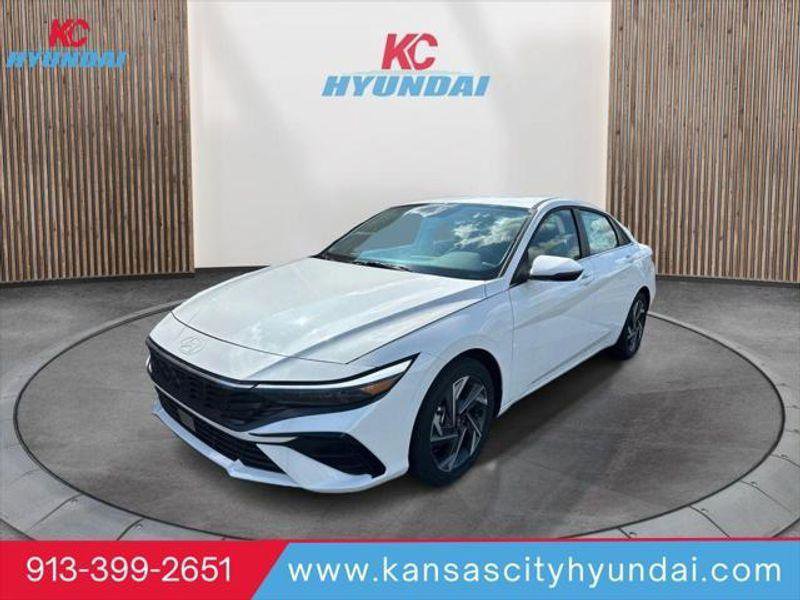 New 2025 Hyundai Elantra Limited