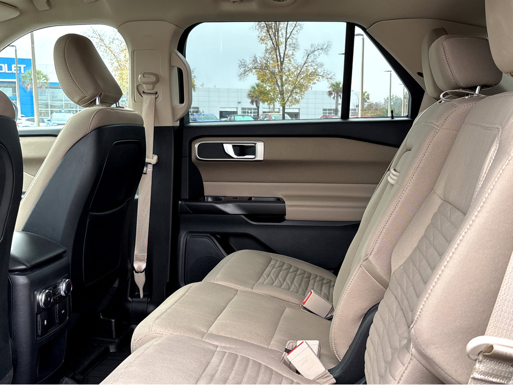 Used 2020 Ford Explorer XLT w/ Comfort Package image 19