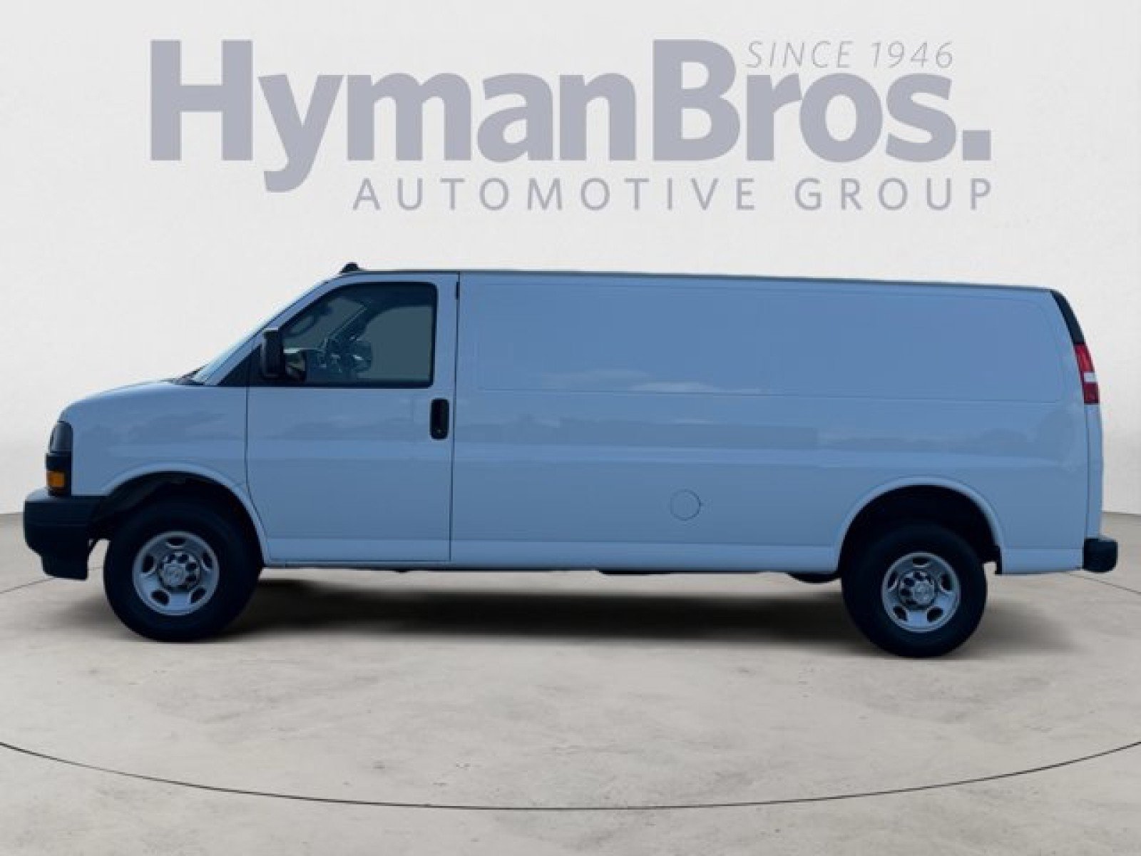 Used 2022 Chevrolet Express 2500 Extended w/ Driver Convenience Package RWD image 6