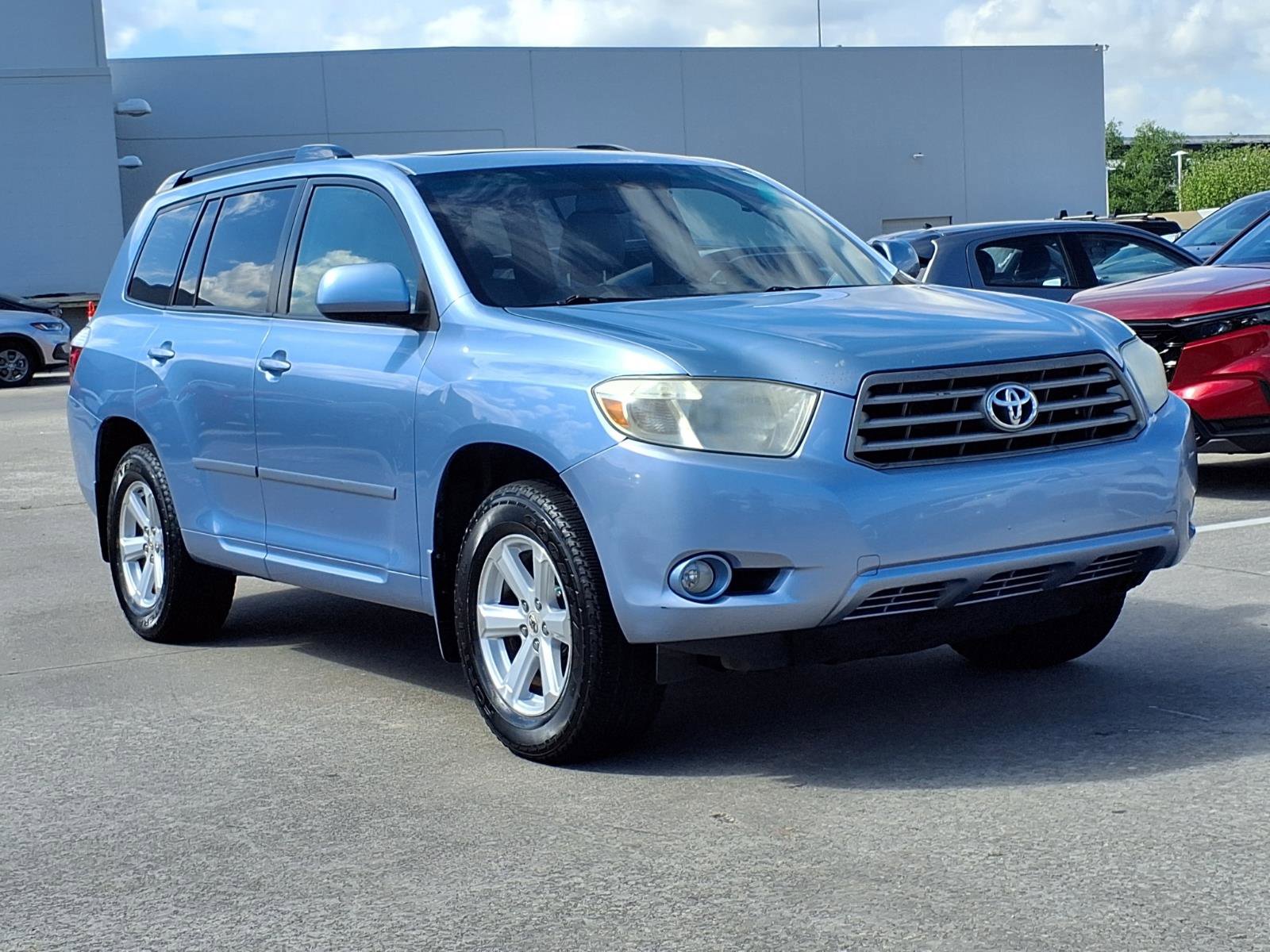 Used 2010 Toyota Highlander SE image 2