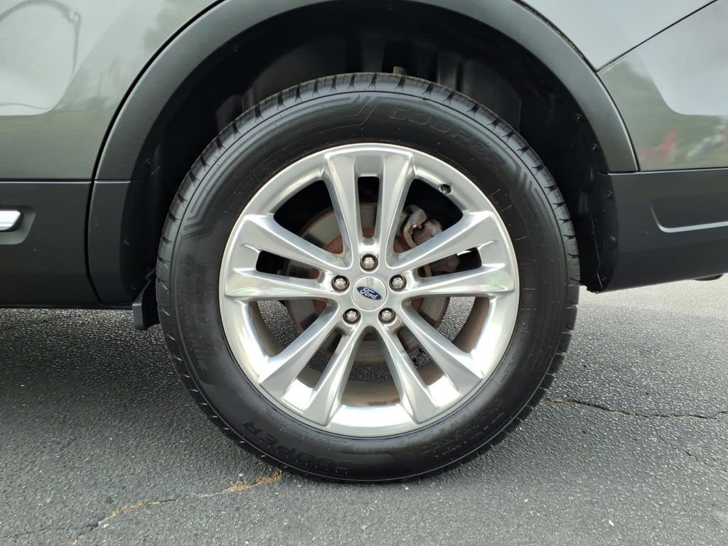 Used 2018 Ford Explorer XLT w/ Equipment Group 202A image 21