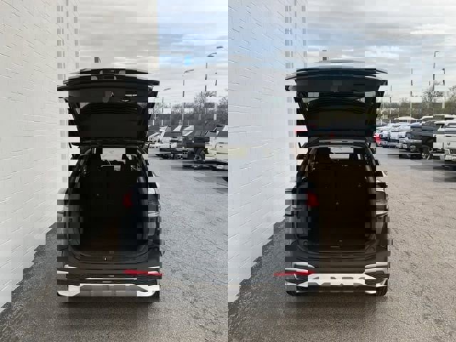 Used 2025 Kia Sportage LX image 7