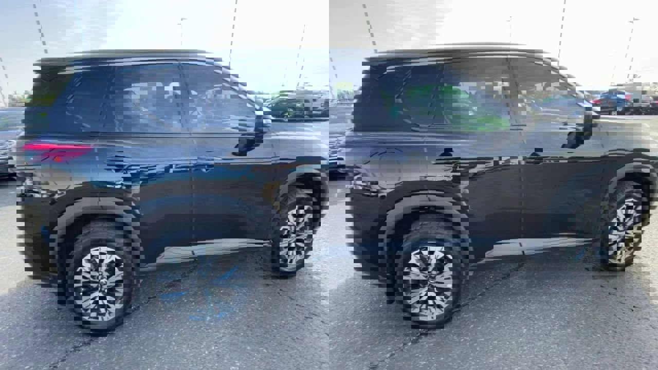 Used 2021 Nissan Rogue SV image 8