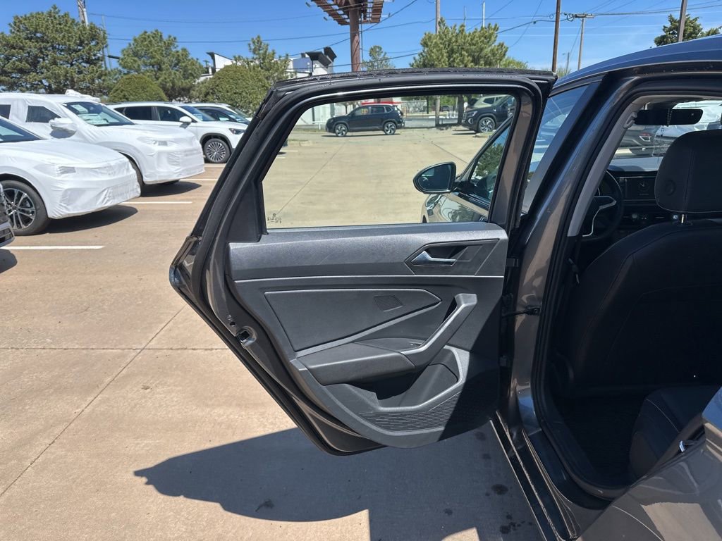 Used 2024 Volkswagen Jetta SE image 11