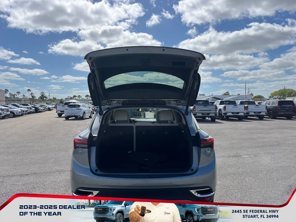 Used 2023 Buick Envision Essence image 16