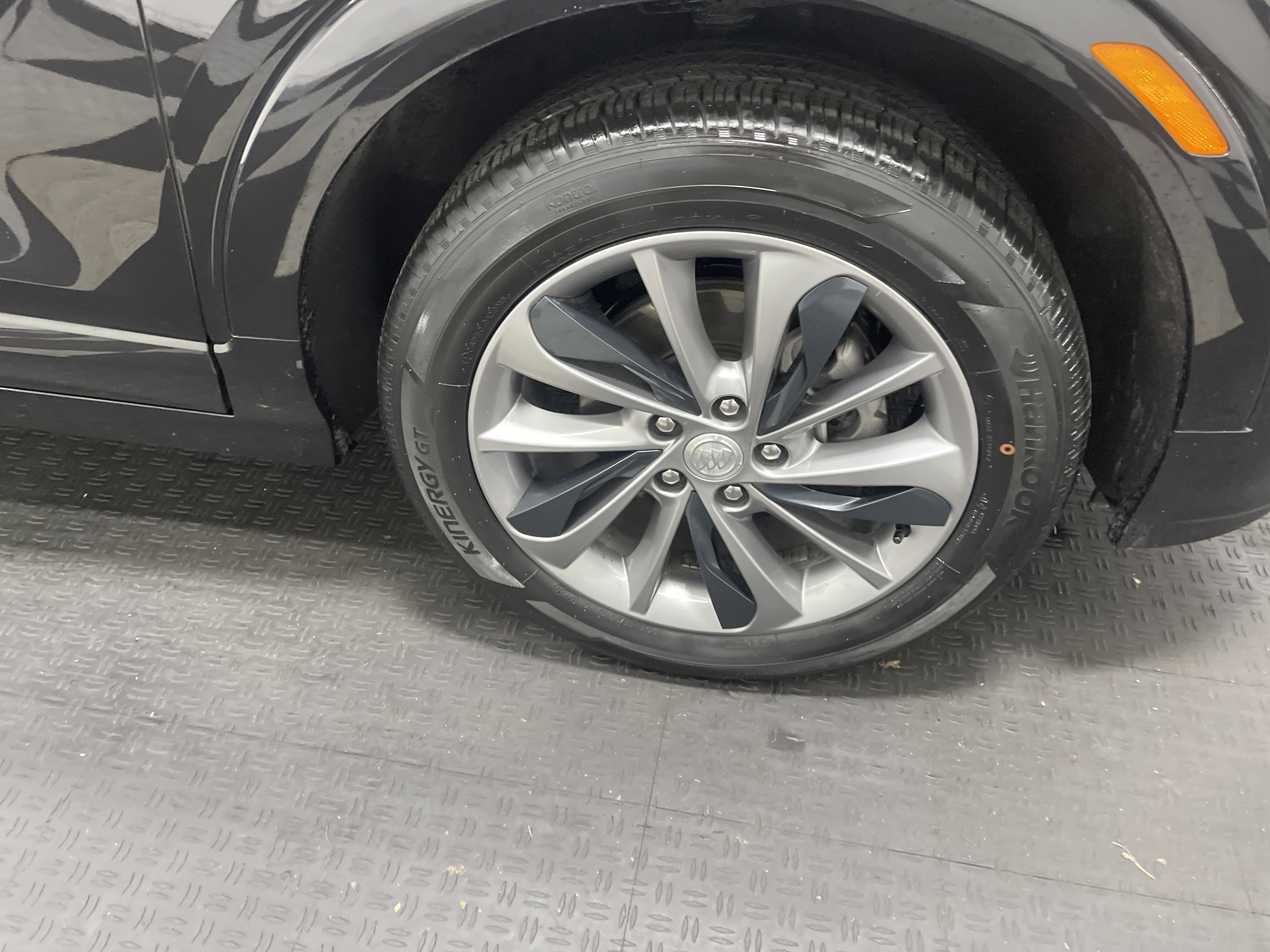 Used 2023 Buick Encore GX Select w/ Sport Touring Package image 29