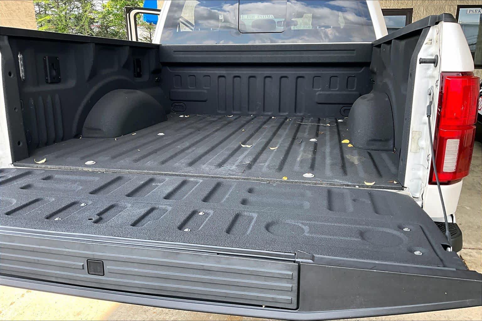 Used 2018 Ford F150 King Ranch w/ Equipment Group 601A Luxury AWD/4WD image 33