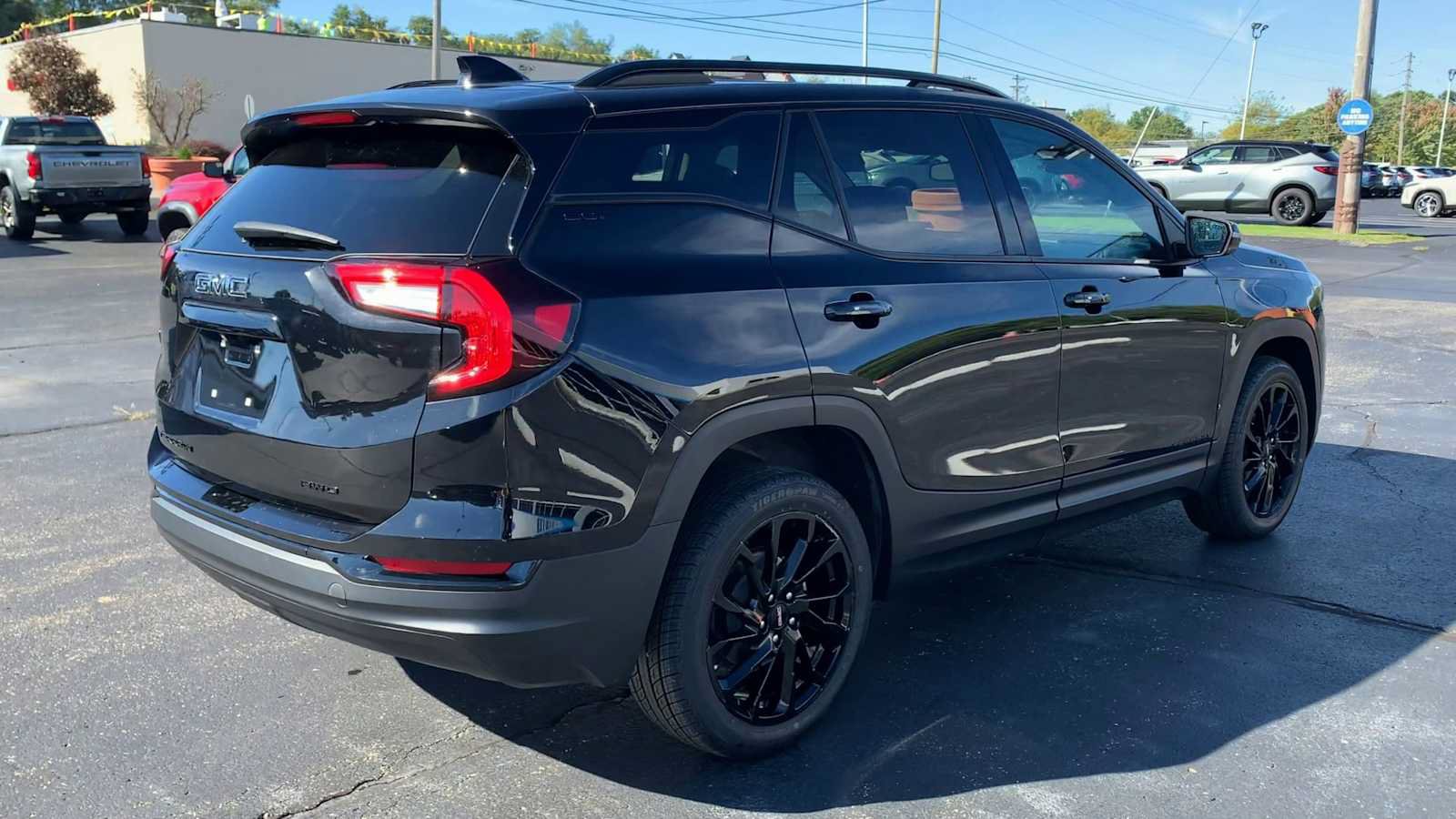 Certified 2023 GMC Terrain SLT w/ Elevation Edition AWD/4WD image 8