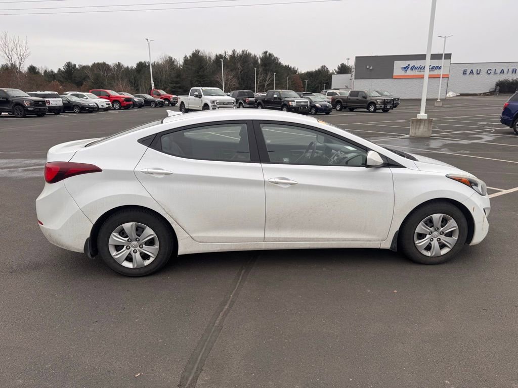 Used 2016 Hyundai Elantra SE image 23
