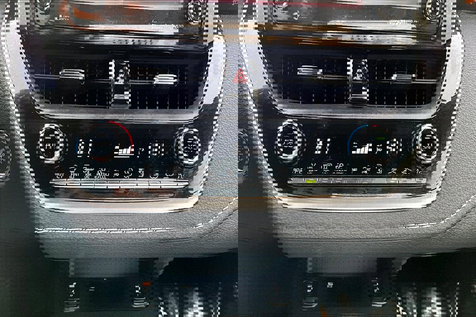 Used 2022 Toyota Corolla XSE image 15