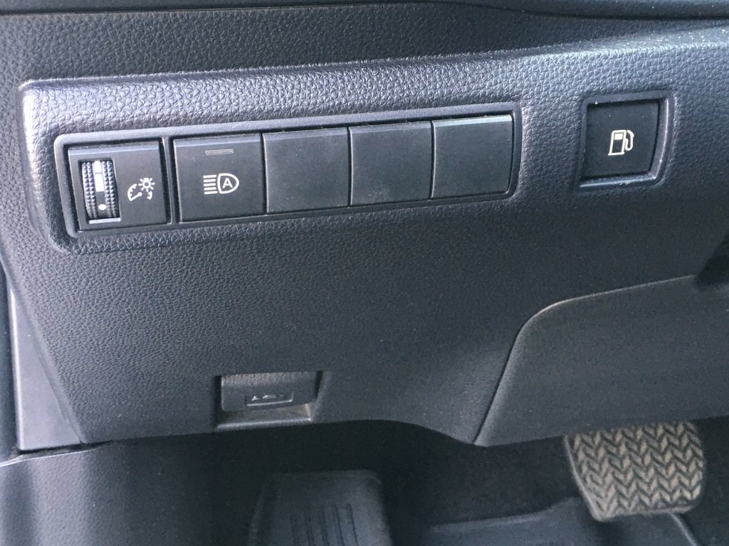 Used 2023 Toyota Corolla LE FWD image 17