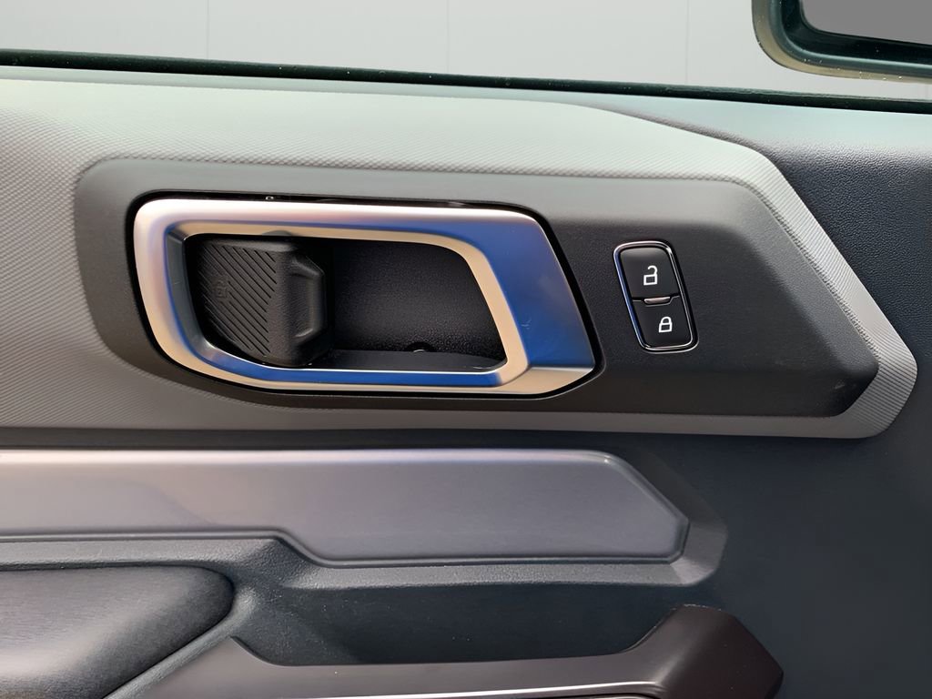 Used 2024 Ford Bronco Black Diamond image 12