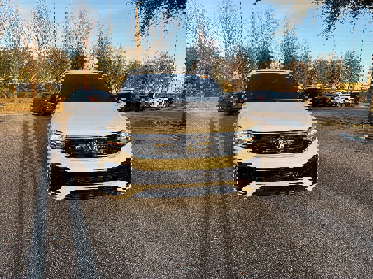 Used 2022 Volkswagen Tiguan SE R-Line image 8