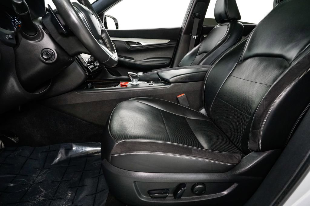 Used 2019 INFINITI QX50 Essential w/ Sensory Package image 14