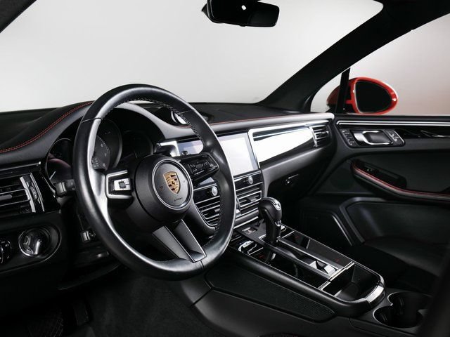 Certified 2024 Porsche Macan S AWD/4WD image 4