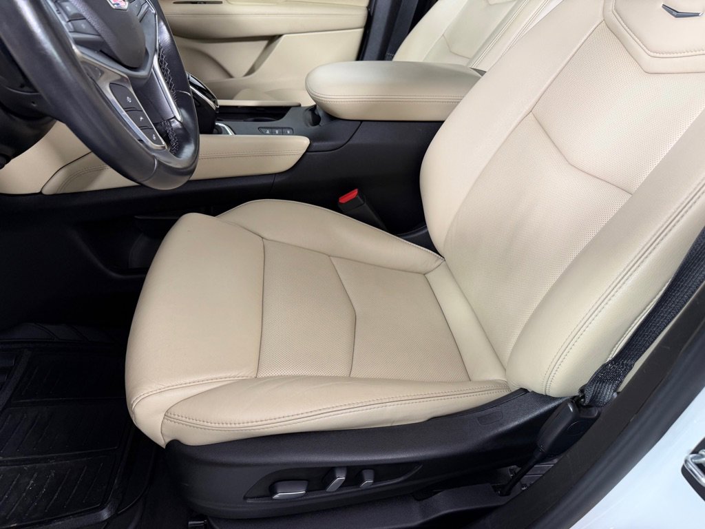Used 2019 Cadillac XT5 Premium Luxury w/ LPO, Radiant Package image 11