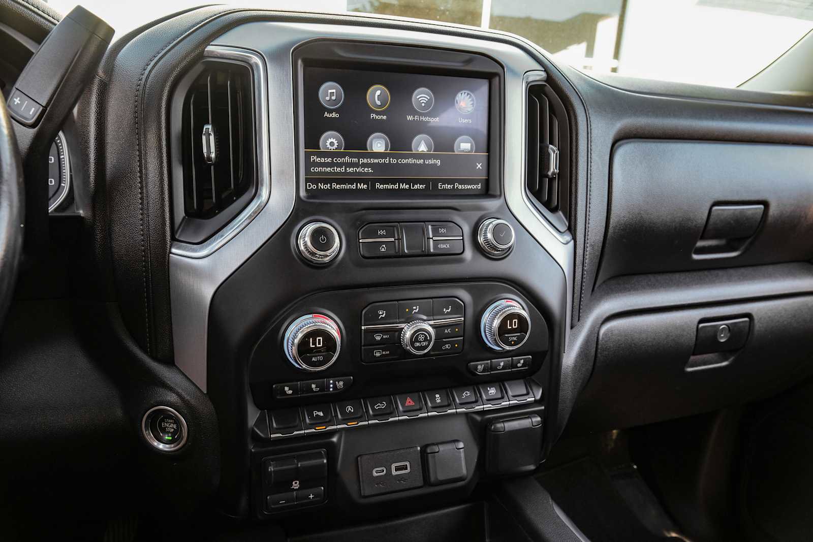 Used 2020 GMC Sierra 1500 SLT image 25