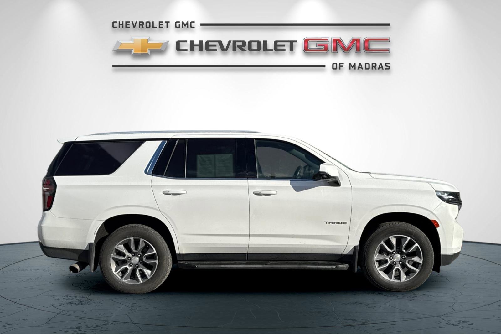 Used 2023 Chevrolet Tahoe LT w/ Luxury Package image 2
