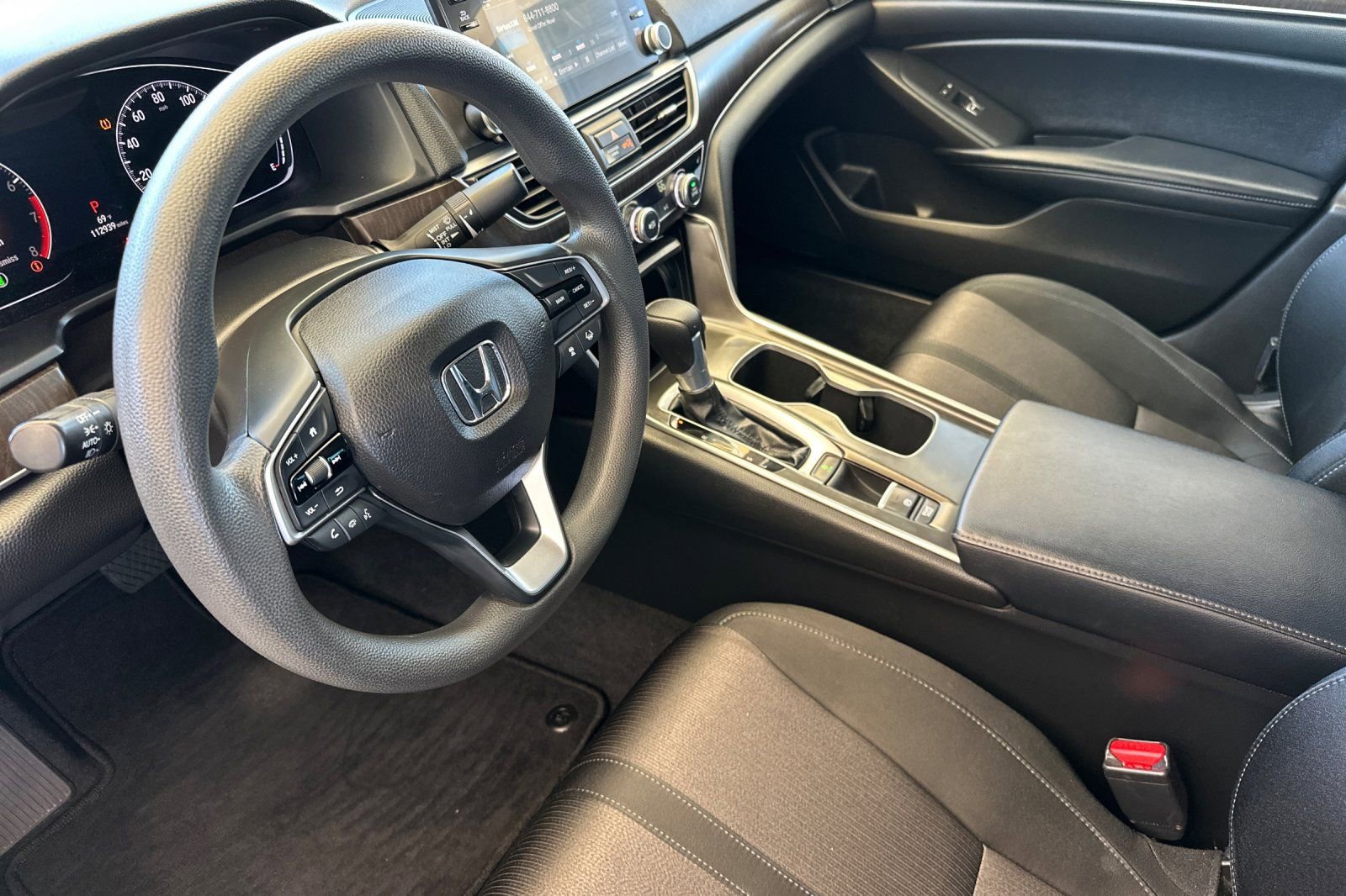 Used 2018 Honda Accord EX image 10